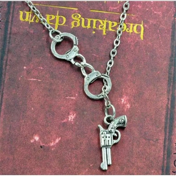 New Unique Handcuffs and Gun Silver Necklace. - Picture 3 of 4